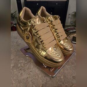 Kurt Geiger London Southbank Tag Platform Sneakers in metallic gold.  Size 41